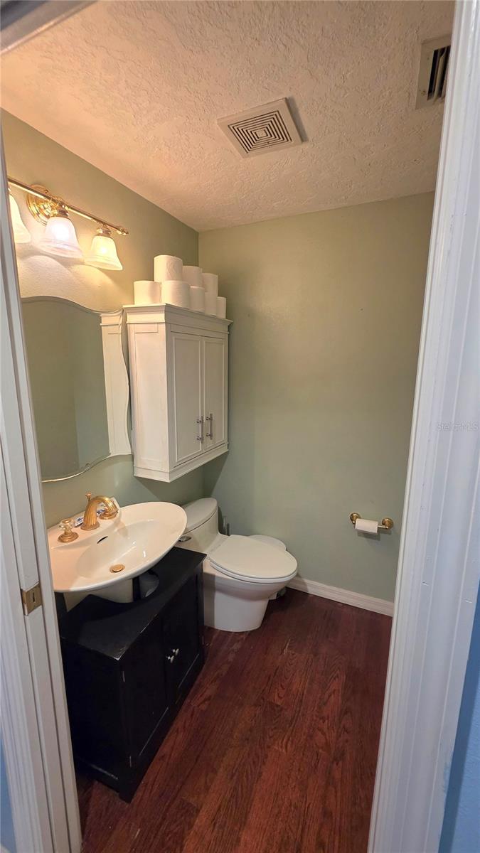 Listing Image #4