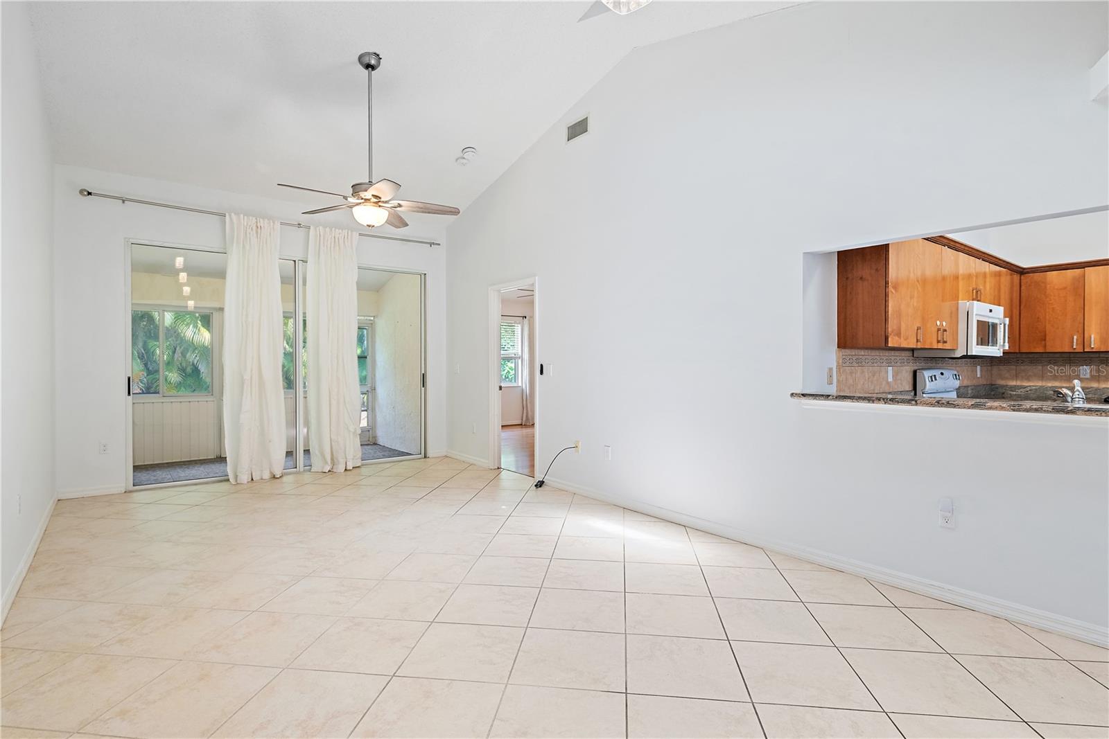 Listing Image #3