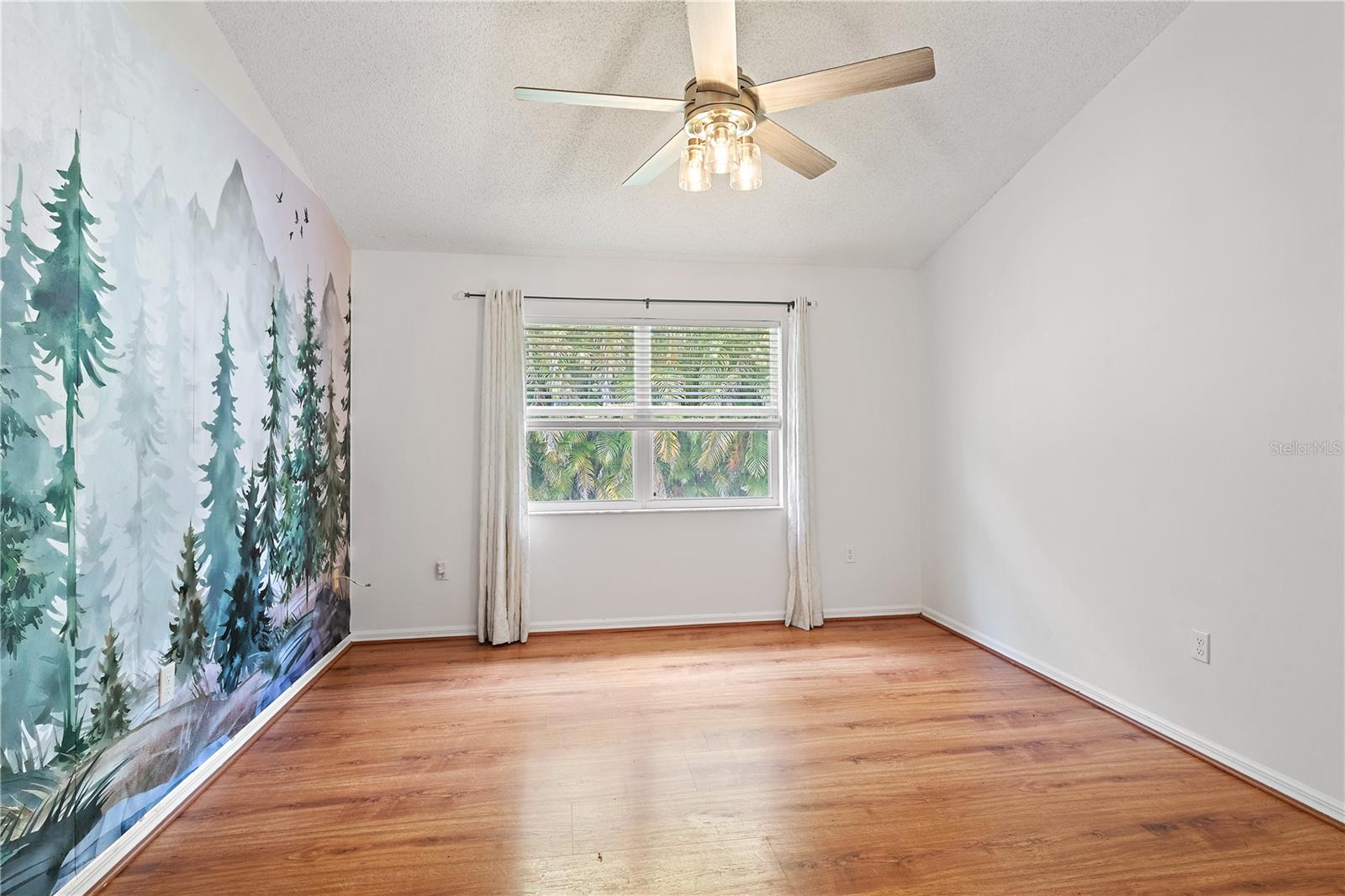 Listing Image #5