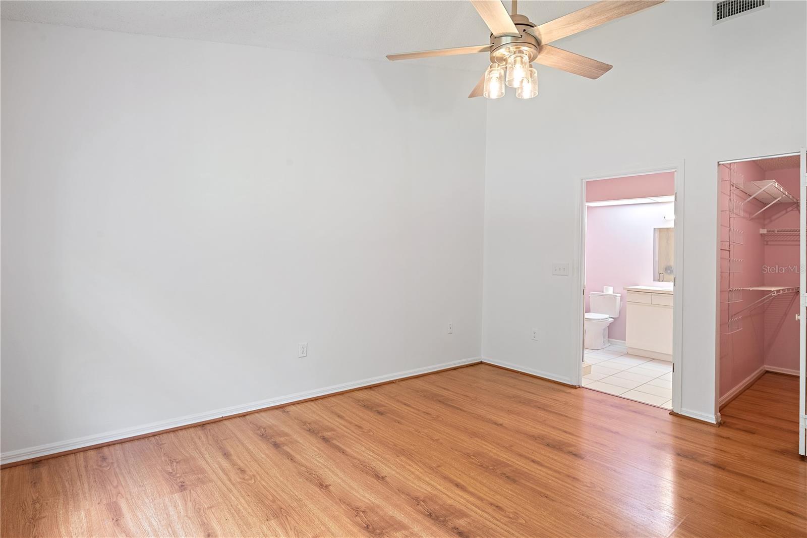 Listing Image #6