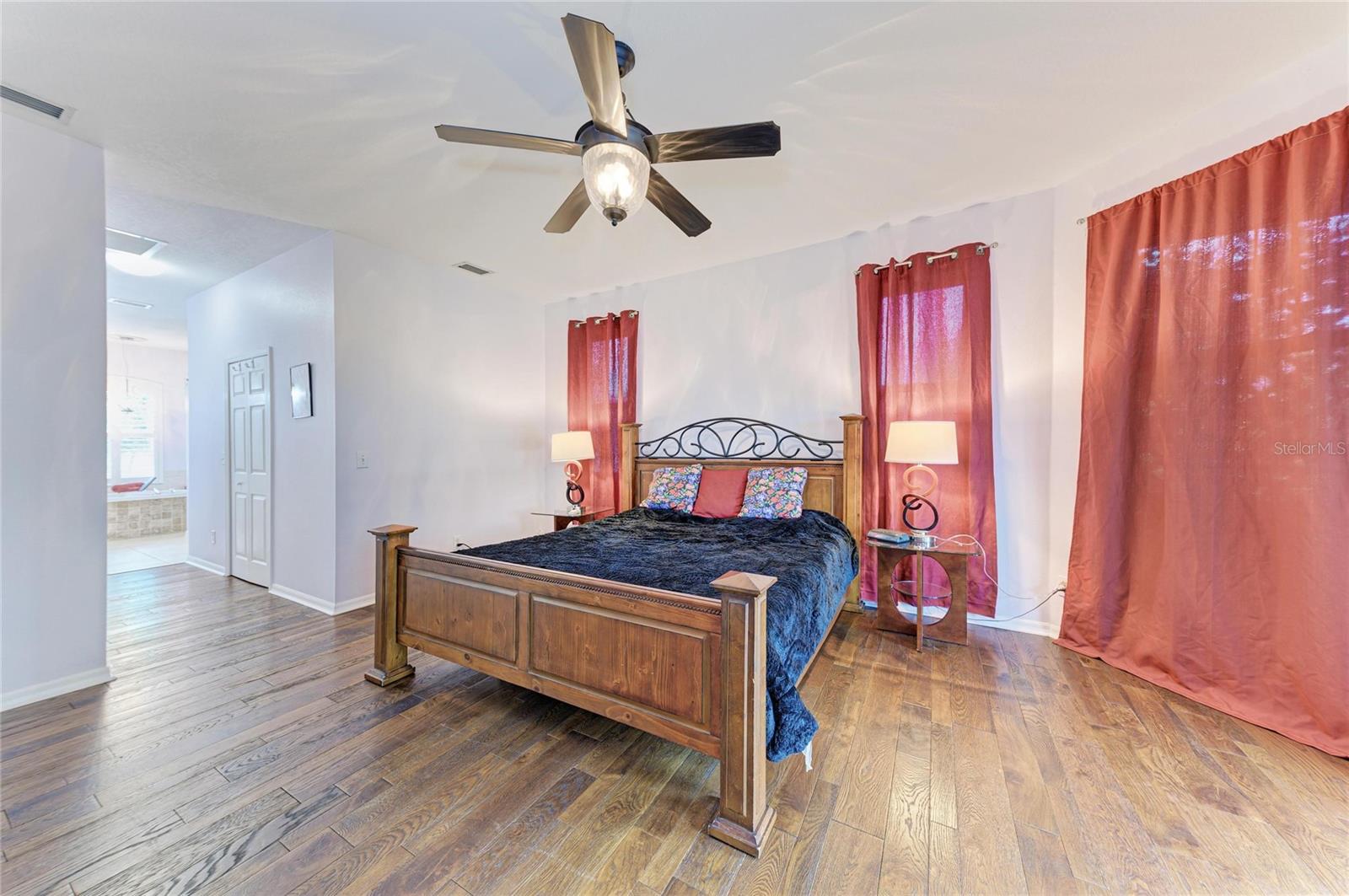 Listing Image #3