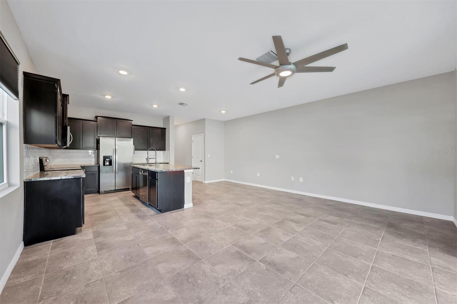 Listing Image #12