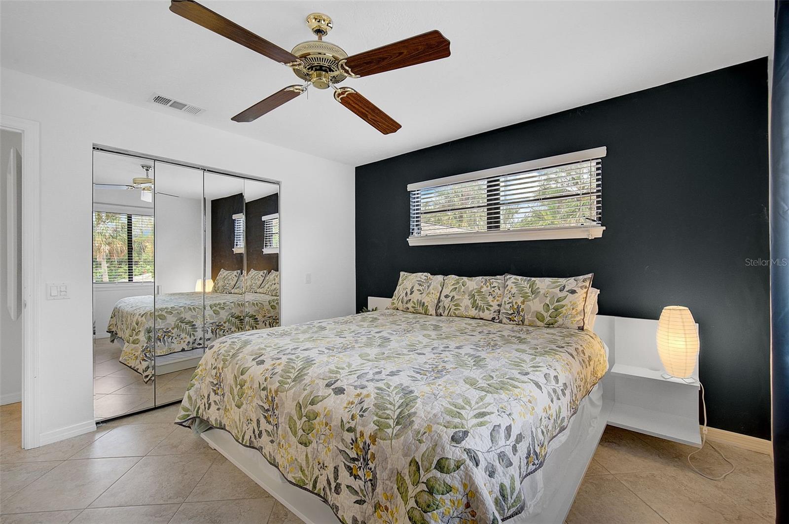 Listing Image #11