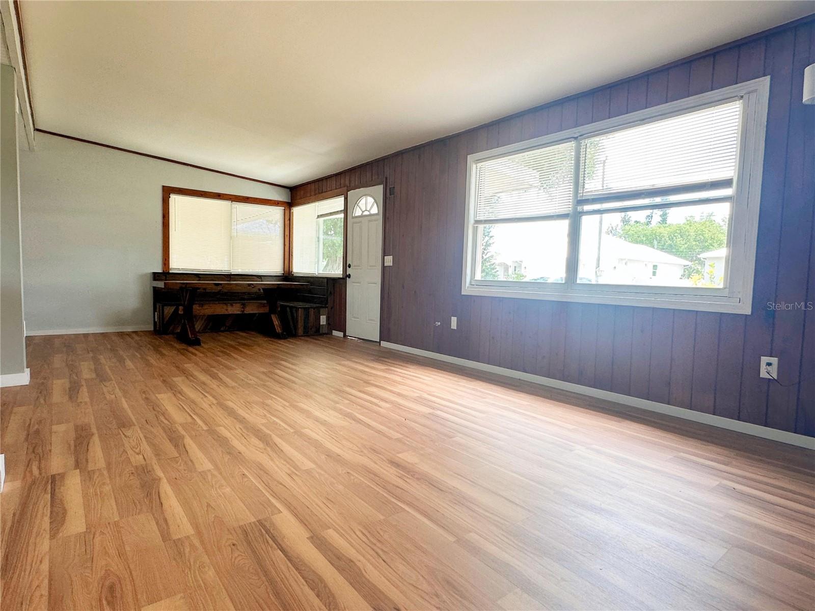 Listing Image #4