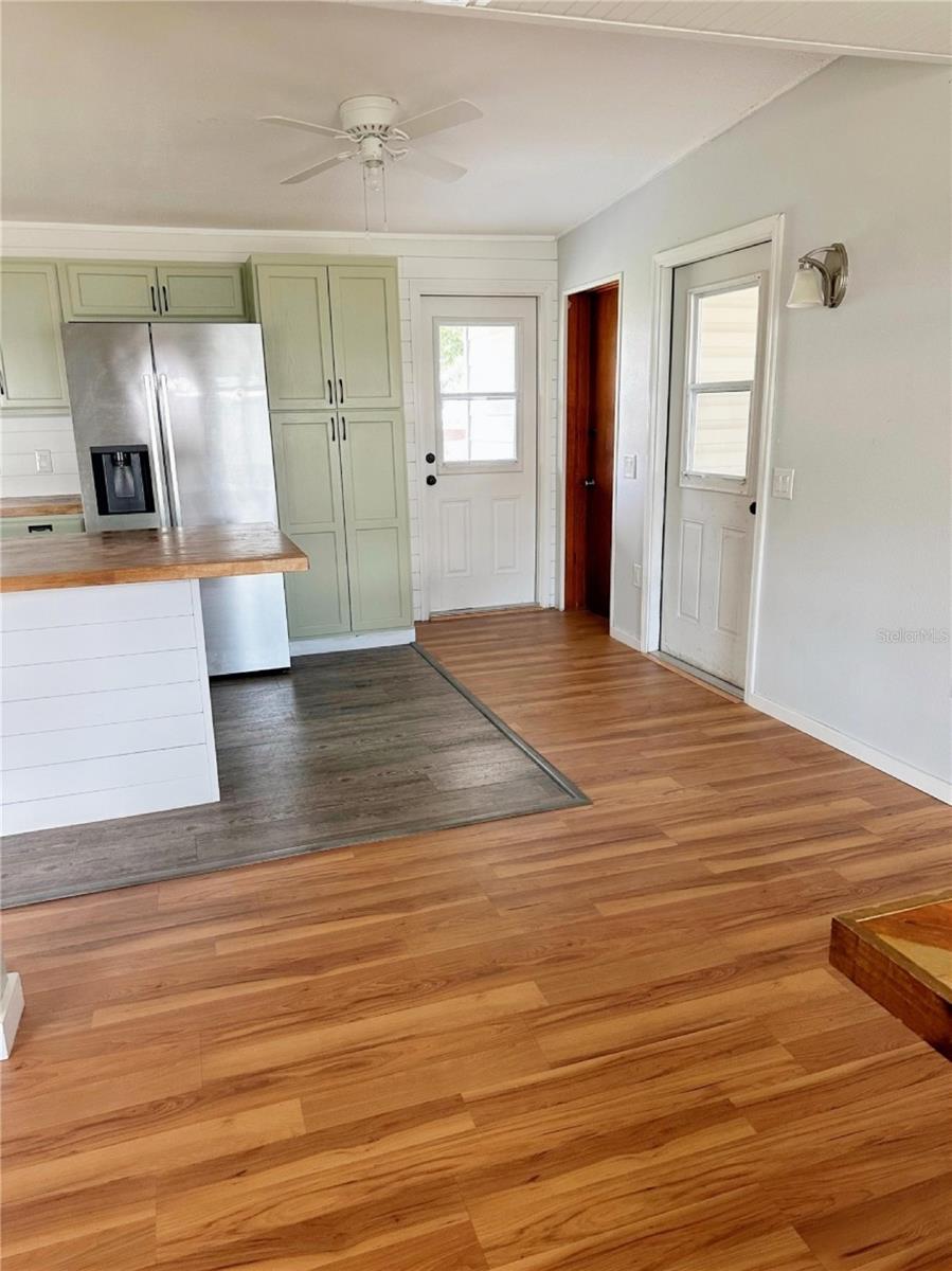 Listing Image #5