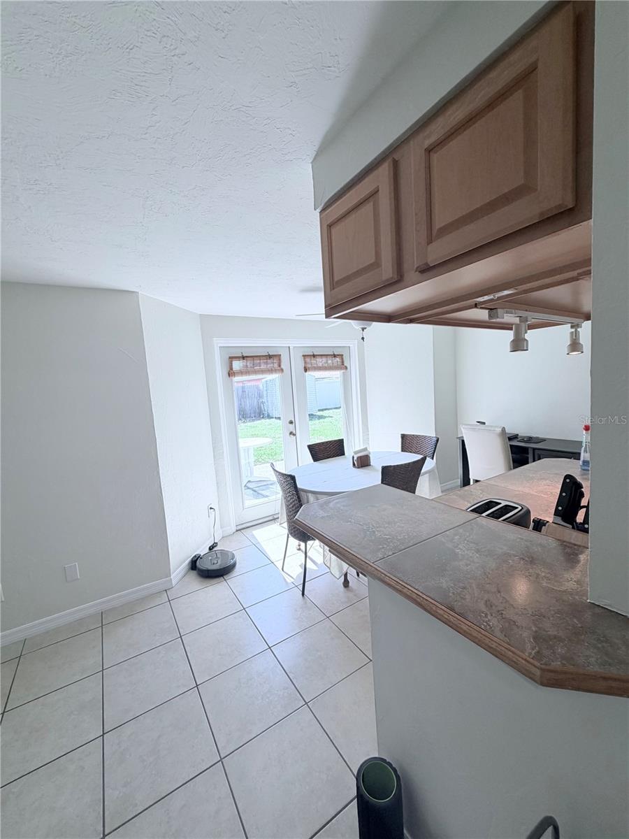 Listing Image #10