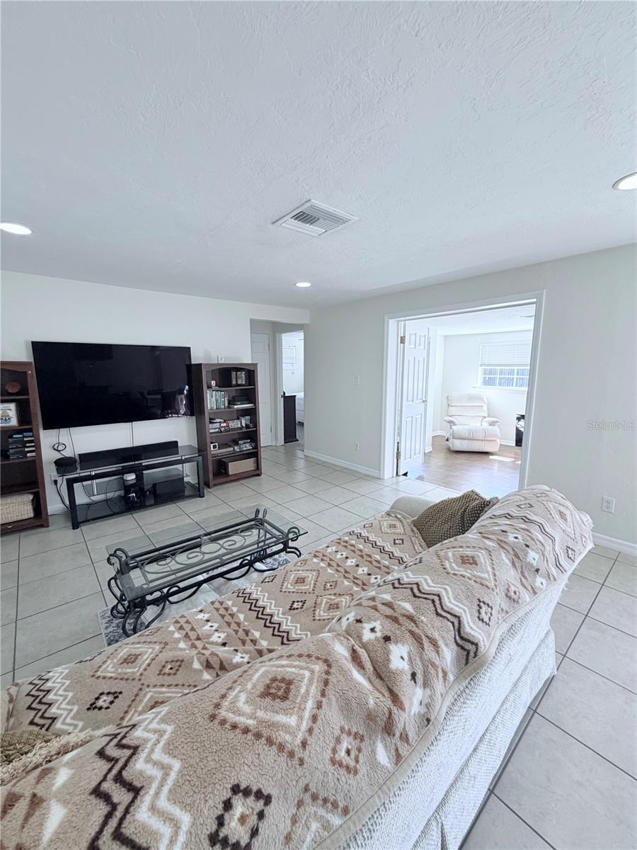 Listing Image #11