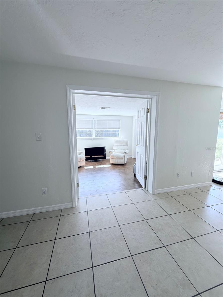 Listing Image #12