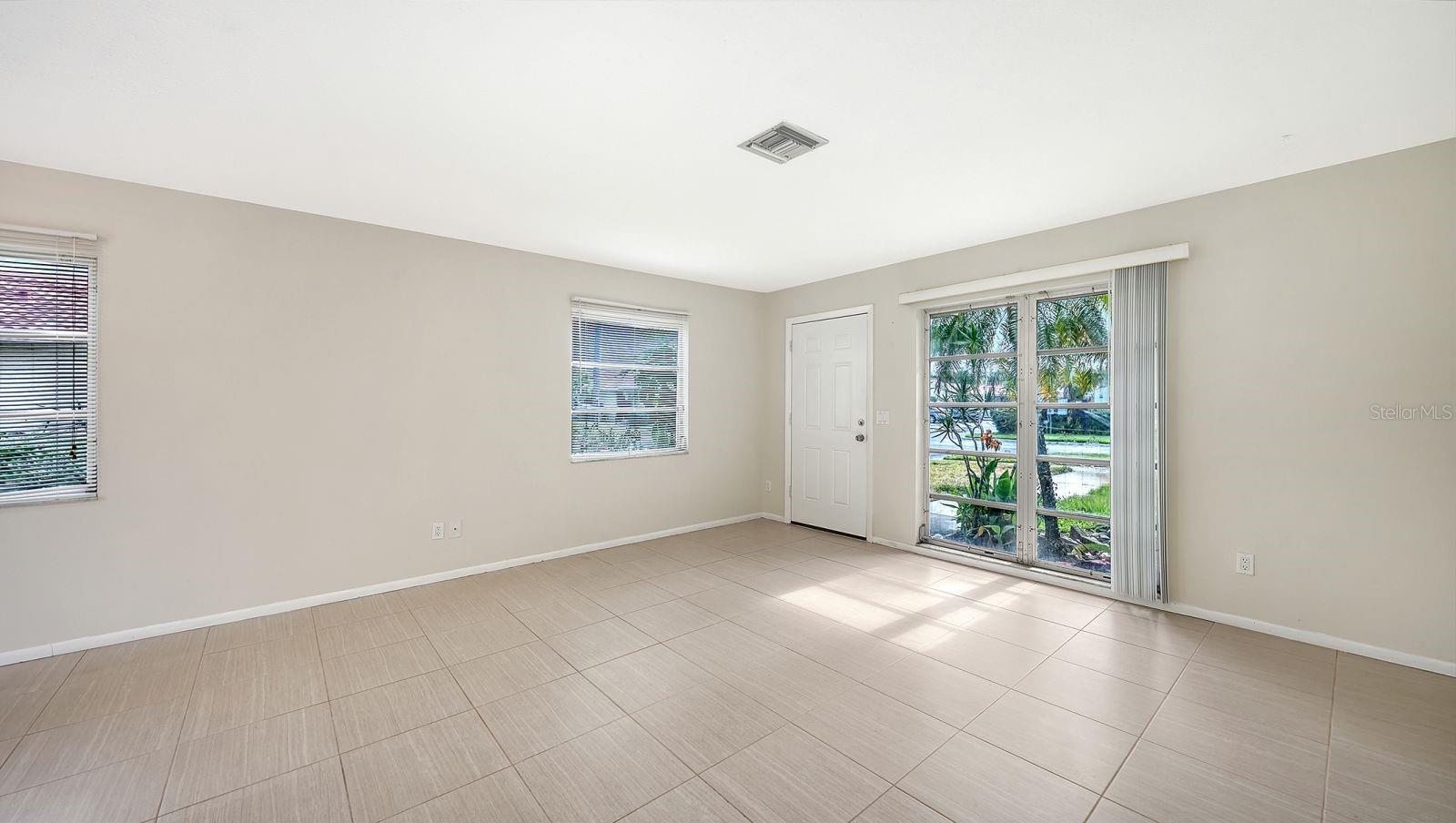 Listing Image #8