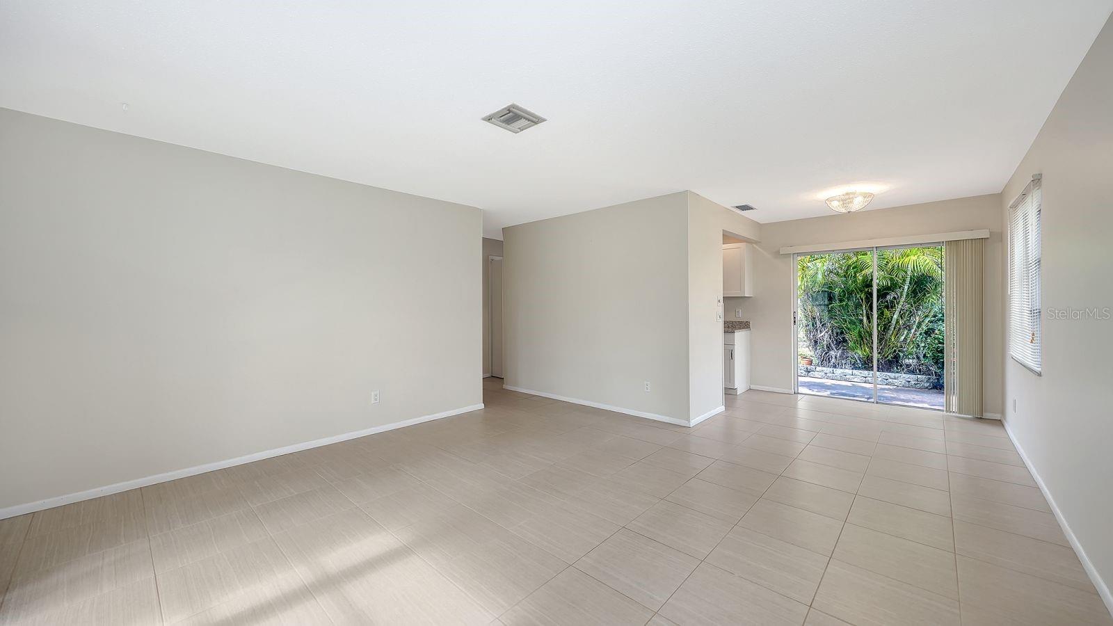 Listing Image #9