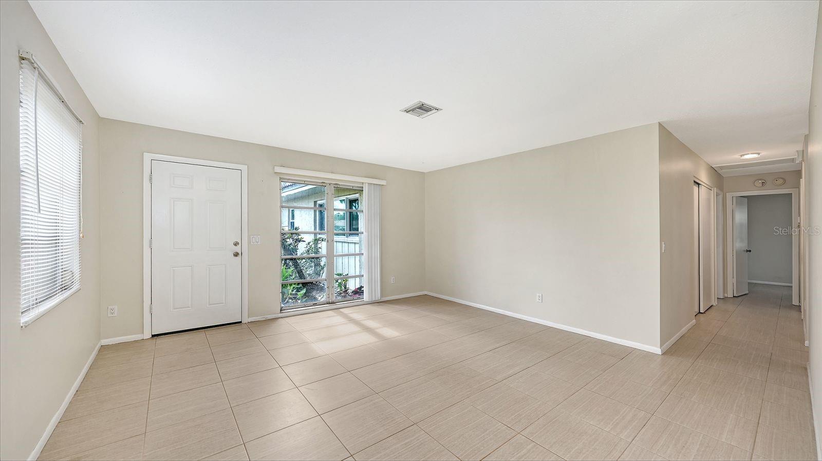 Listing Image #10