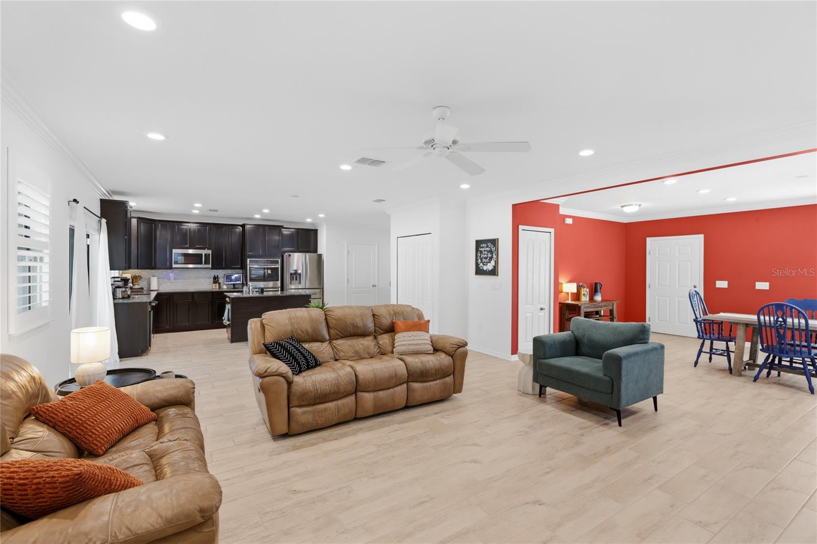 Listing Image #12