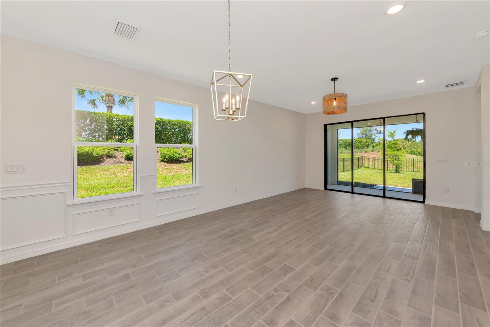 Listing Image #4