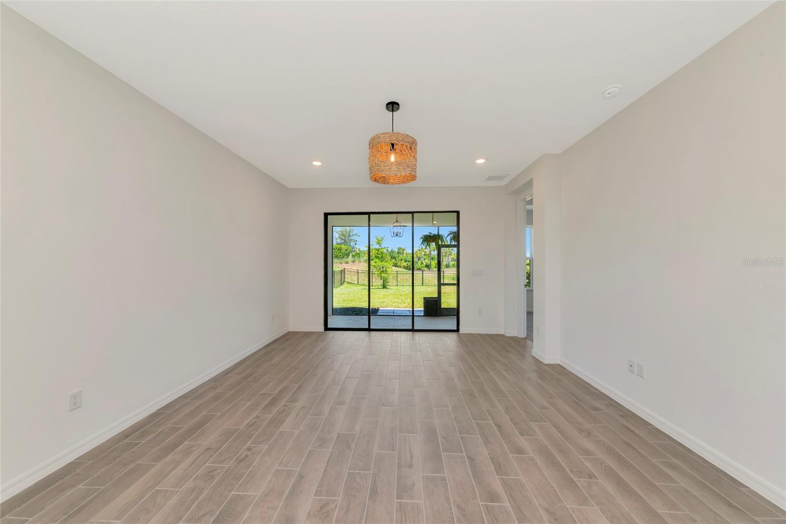 Listing Image #7