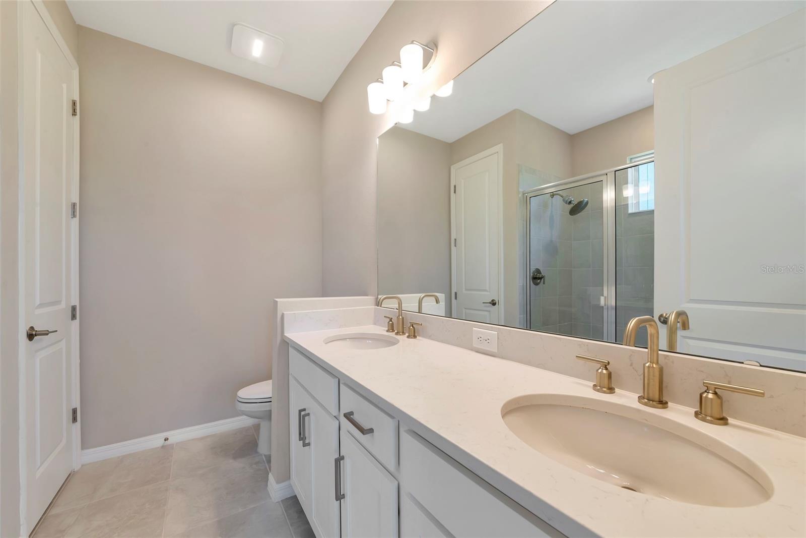 Listing Image #28