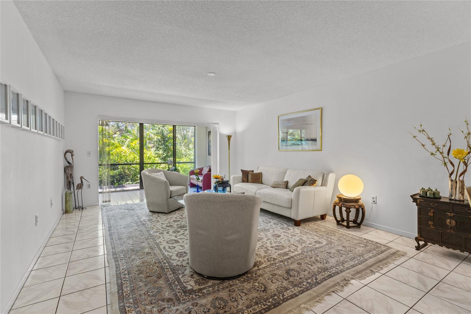 Listing Image #11