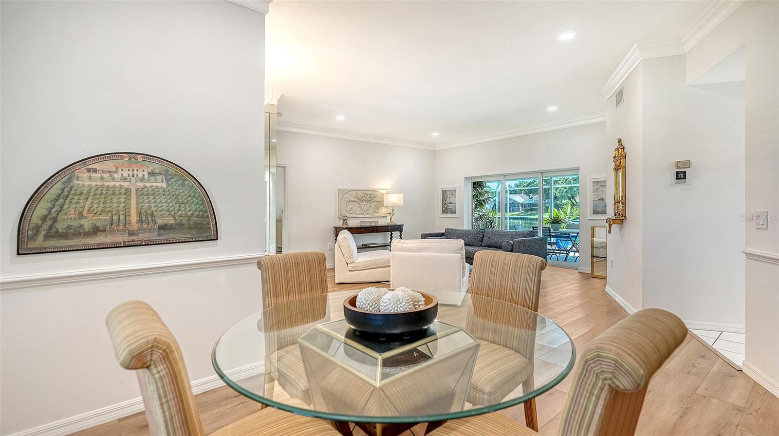 Listing Image #12