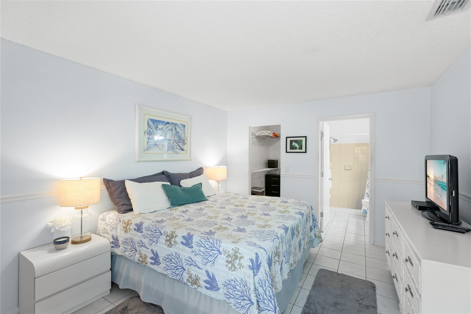 Listing Image #12