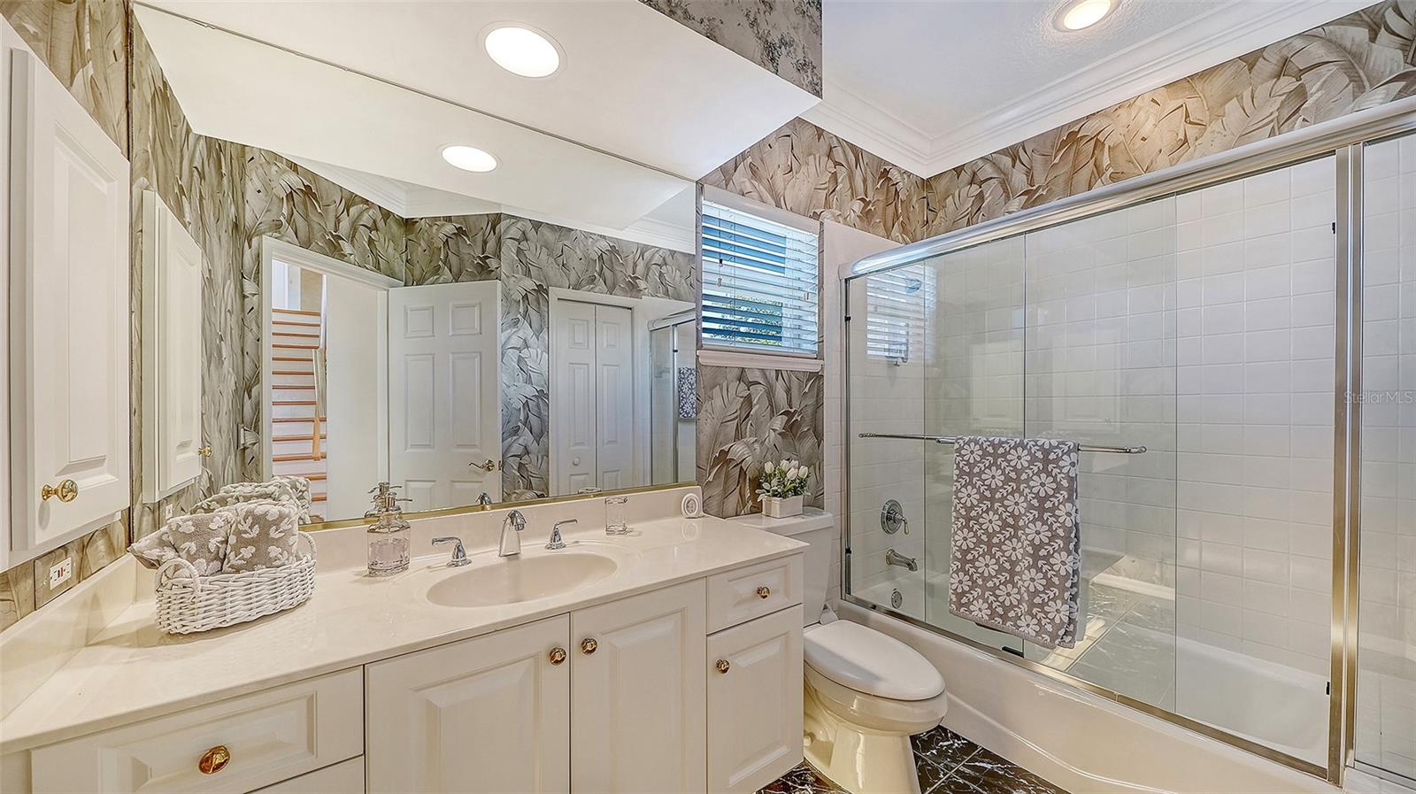 Listing Image #54