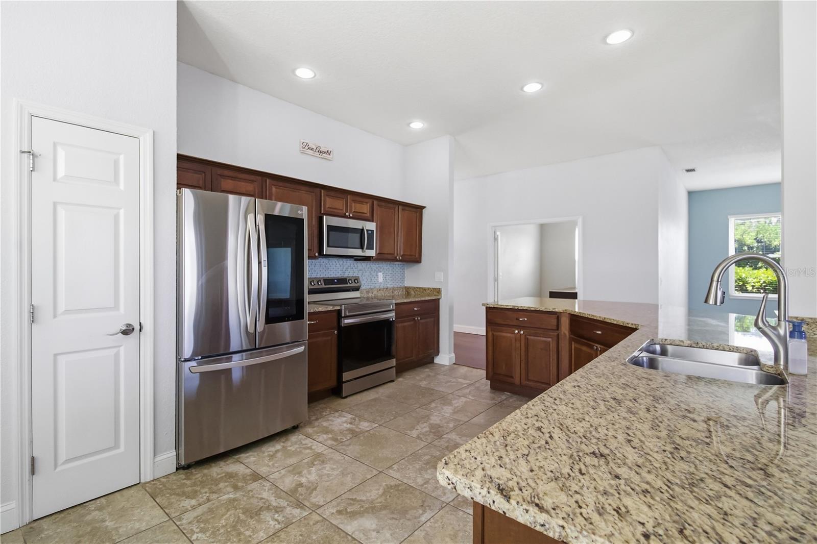 Listing Image #7