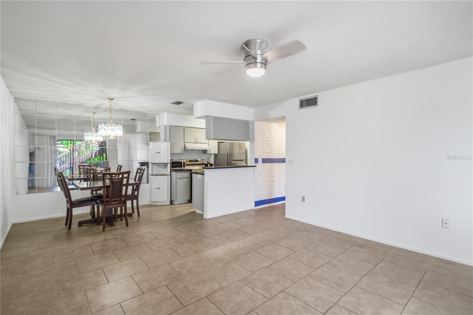 Listing Image #6