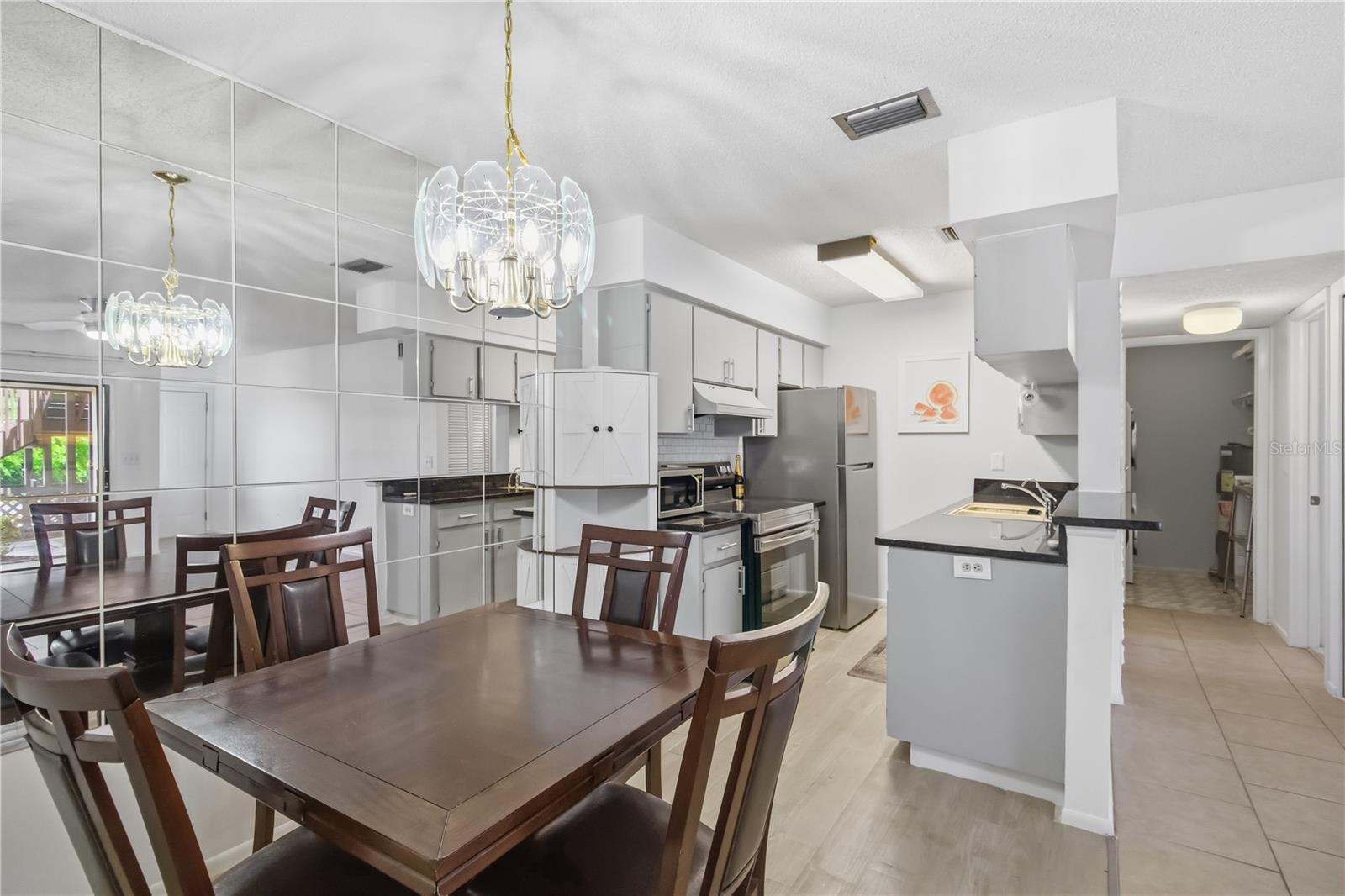 Listing Image #8