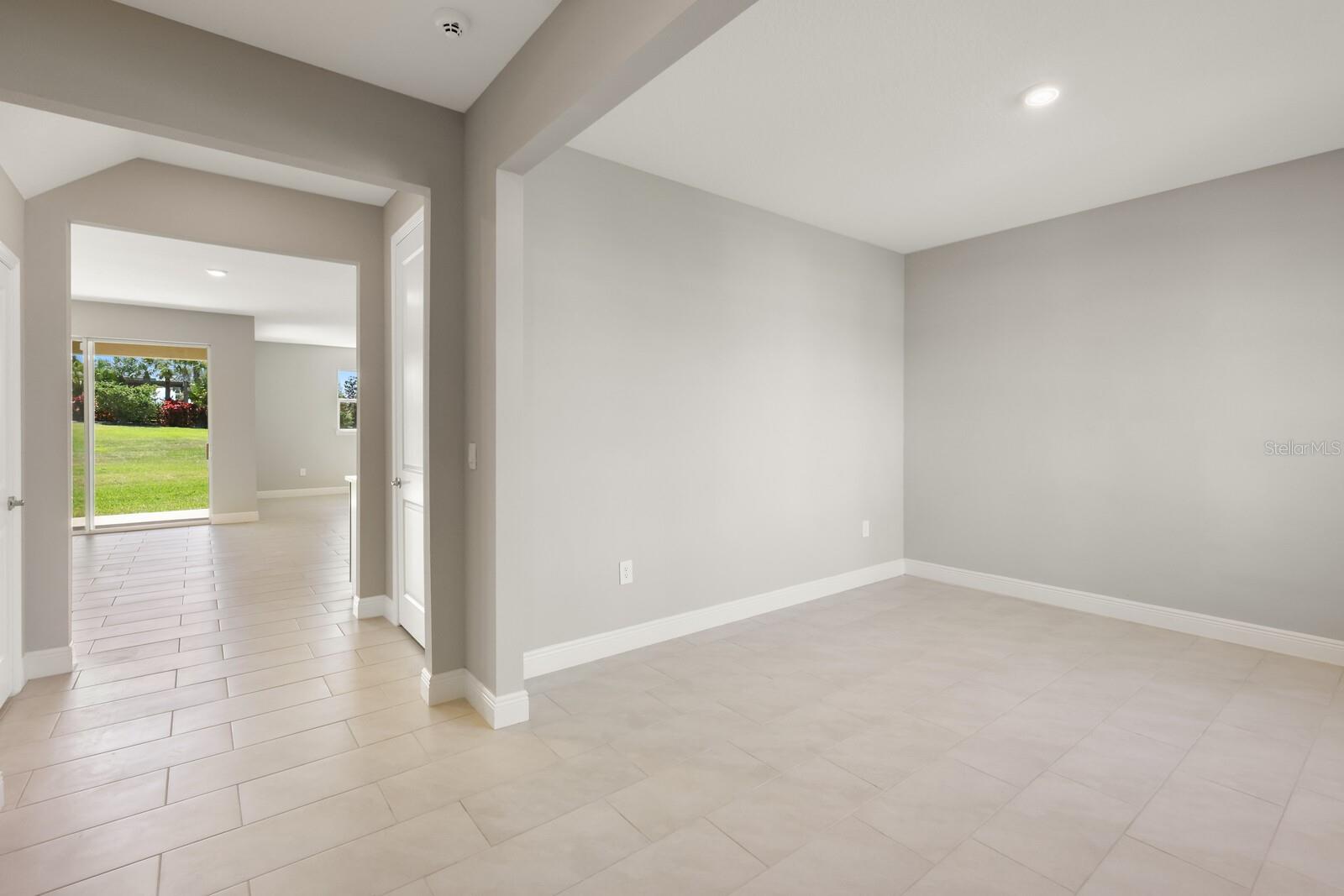 Listing Image #4