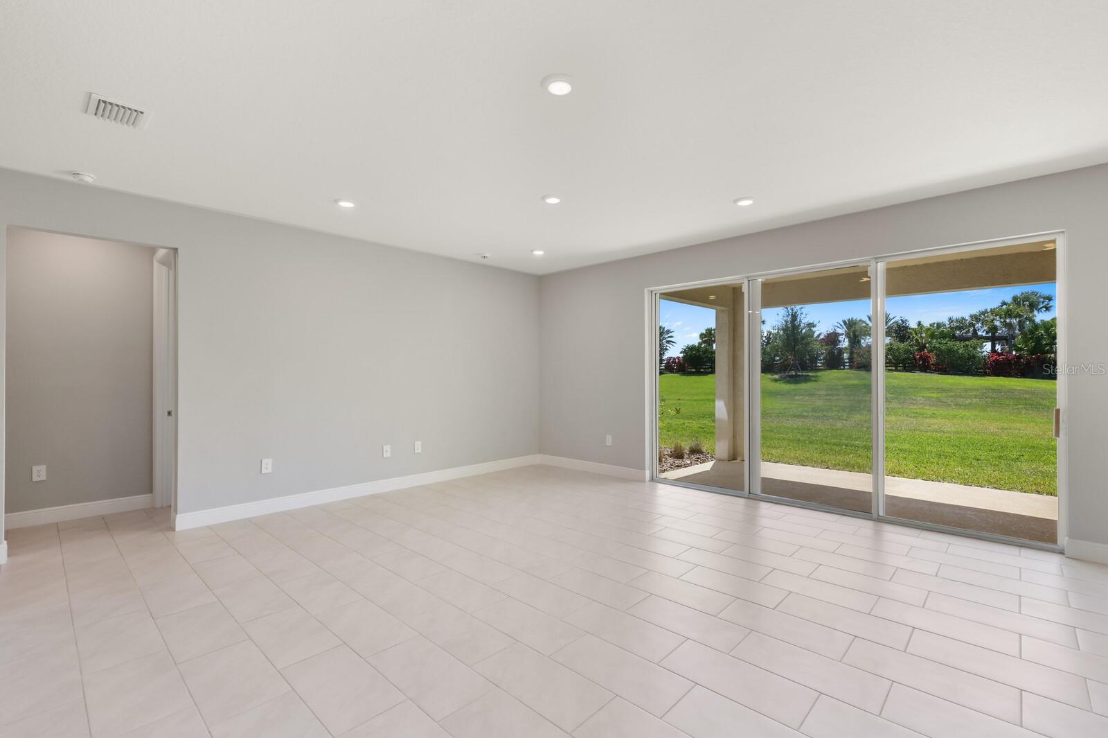 Listing Image #7