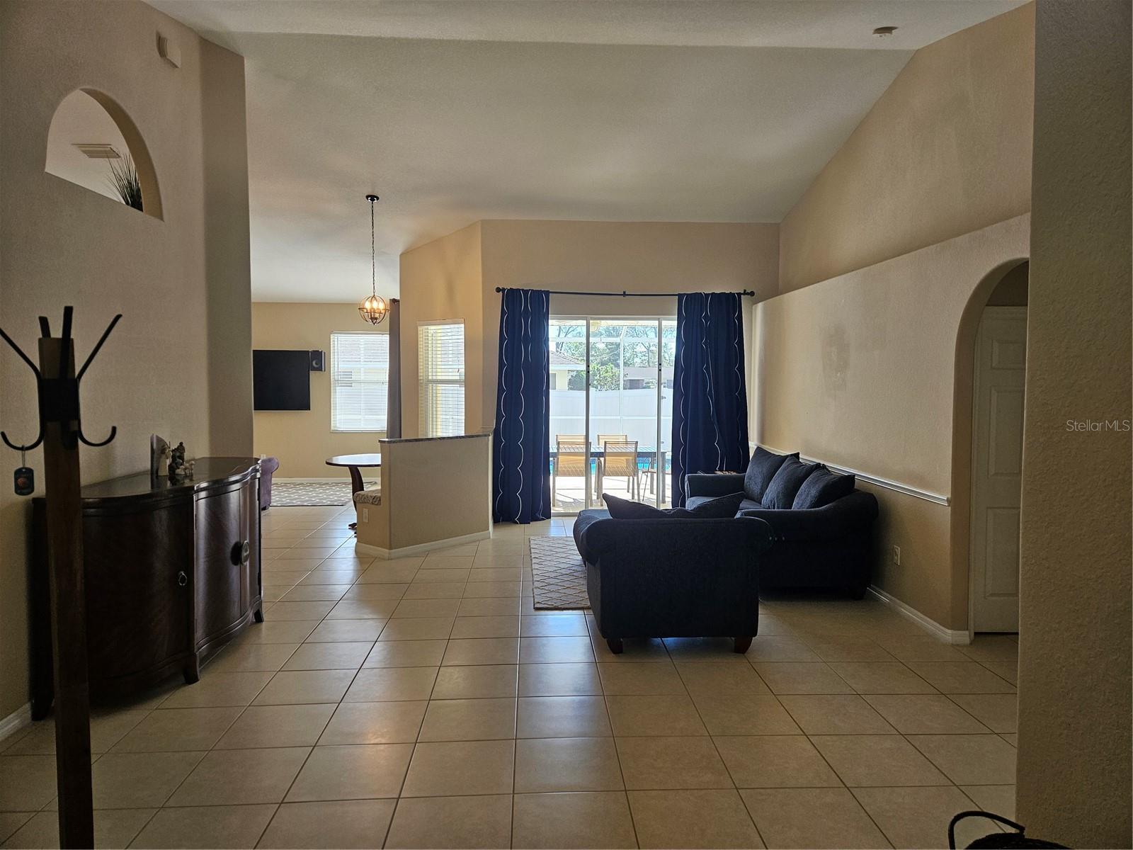 Listing Image #4