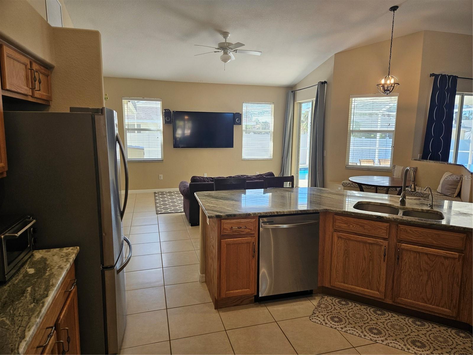 Listing Image #13