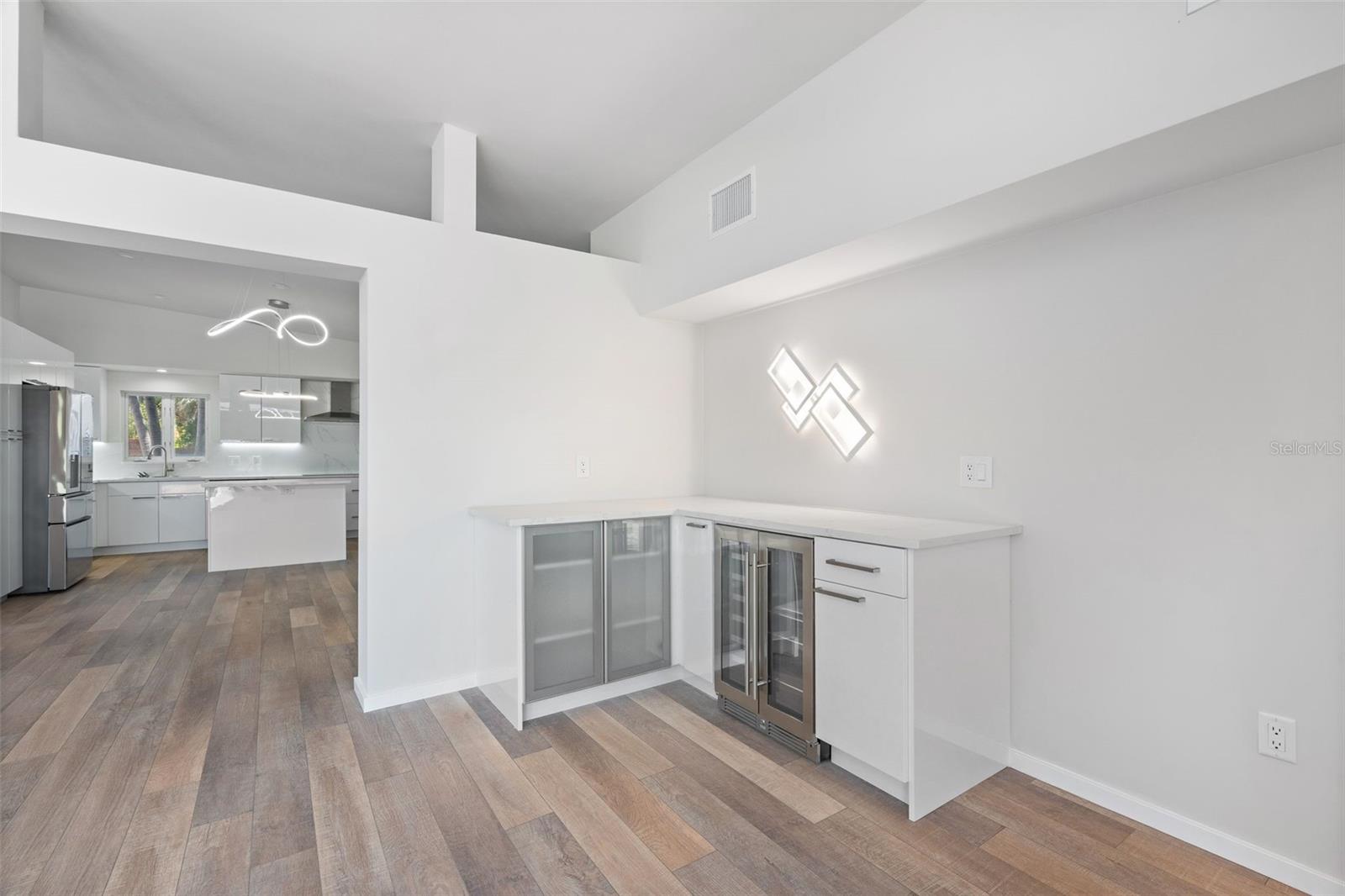 Listing Image #8
