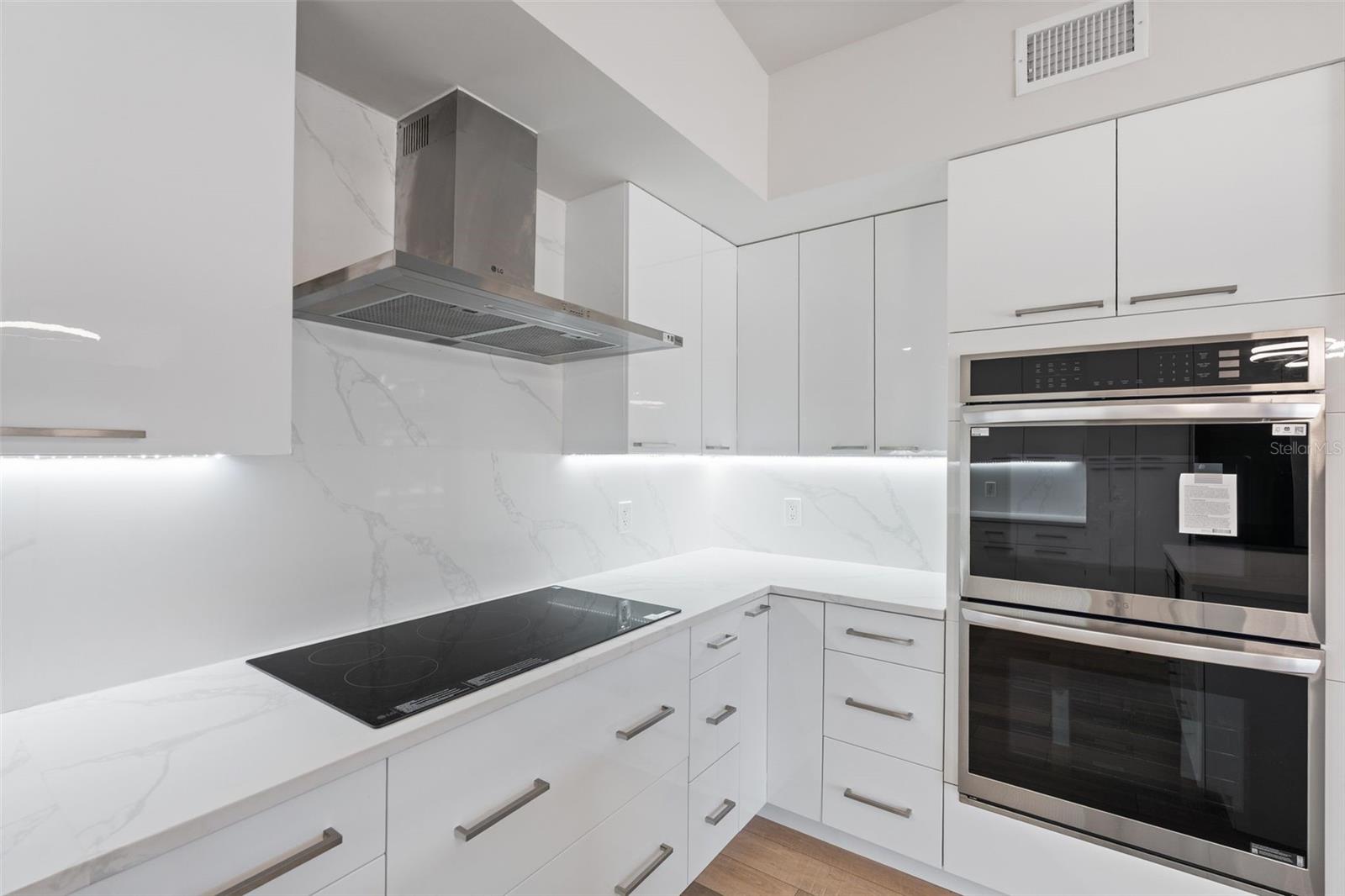 Listing Image #11