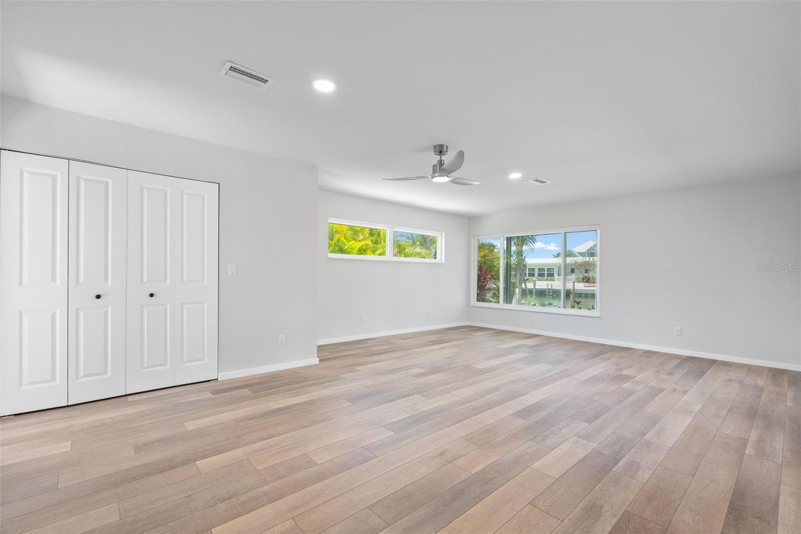 Listing Image #18