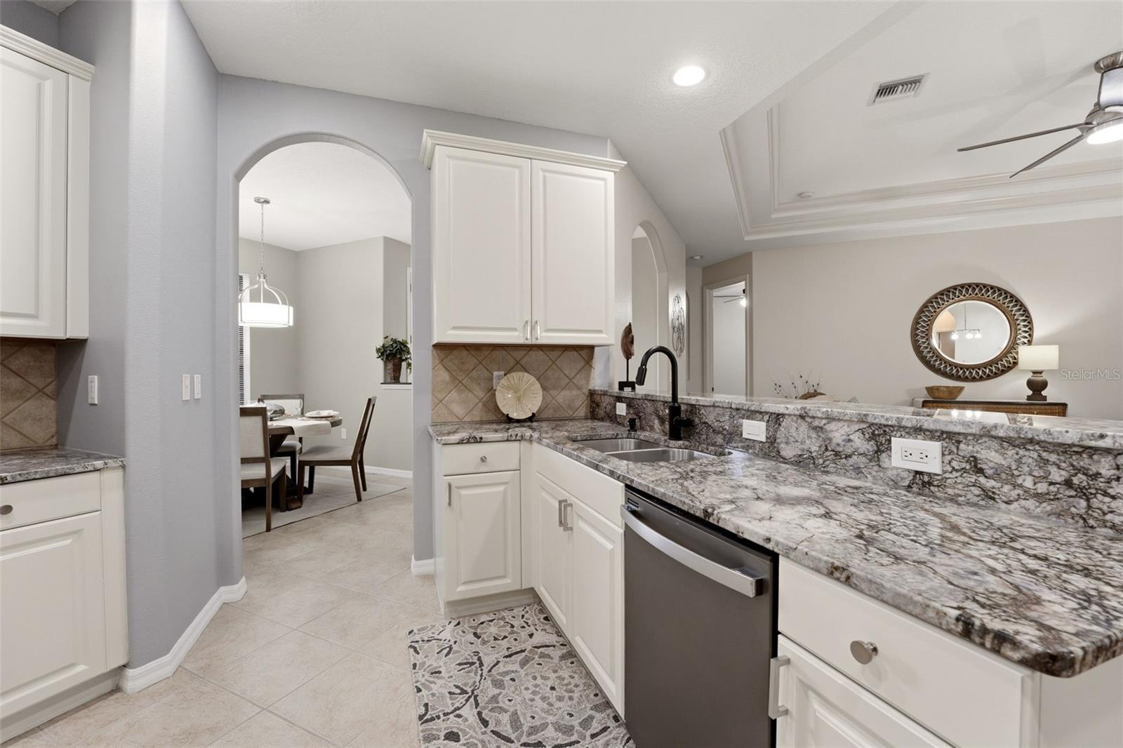 Listing Image #11