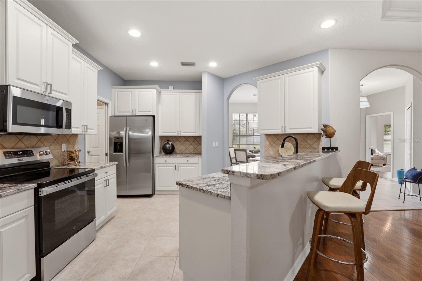 Listing Image #12