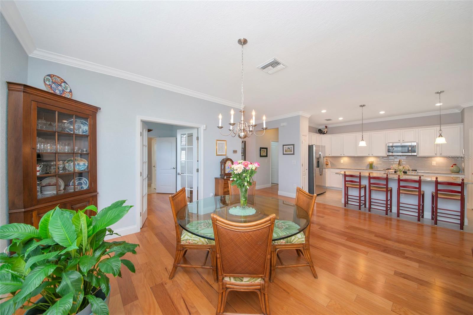 Listing Image #12