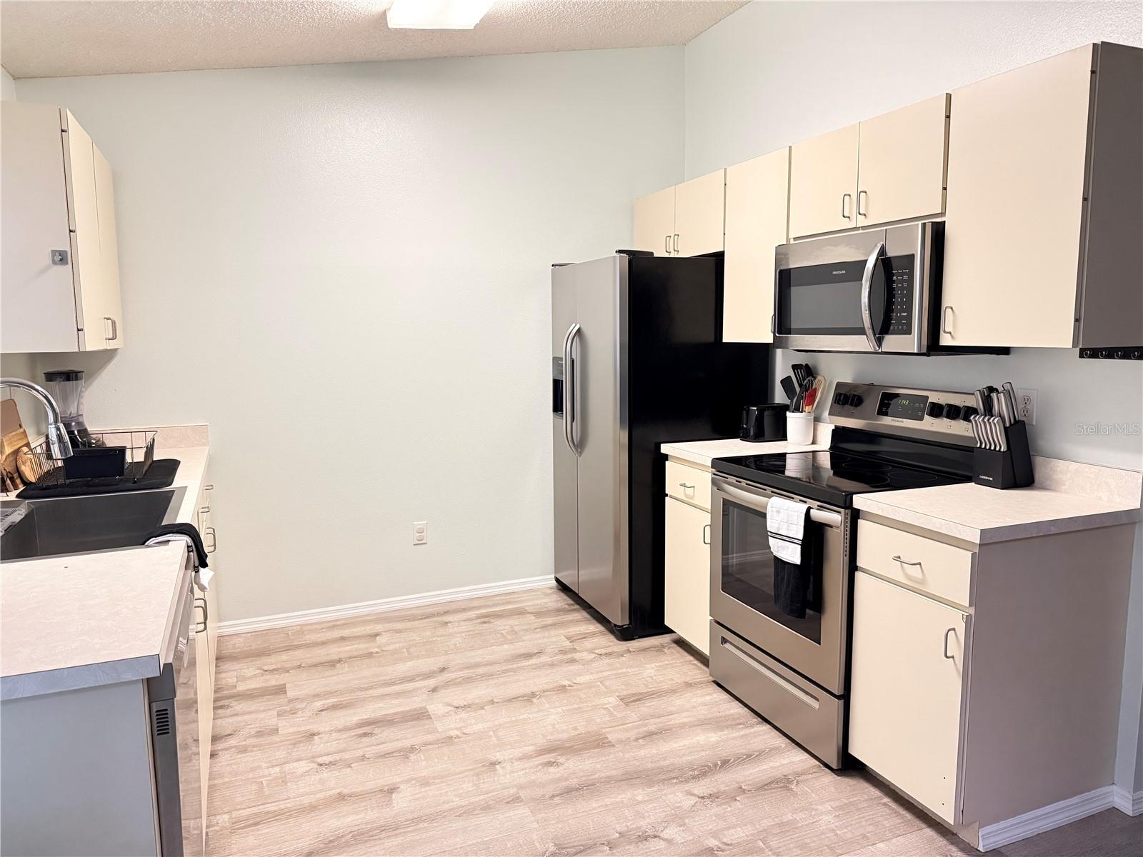 Listing Image #5