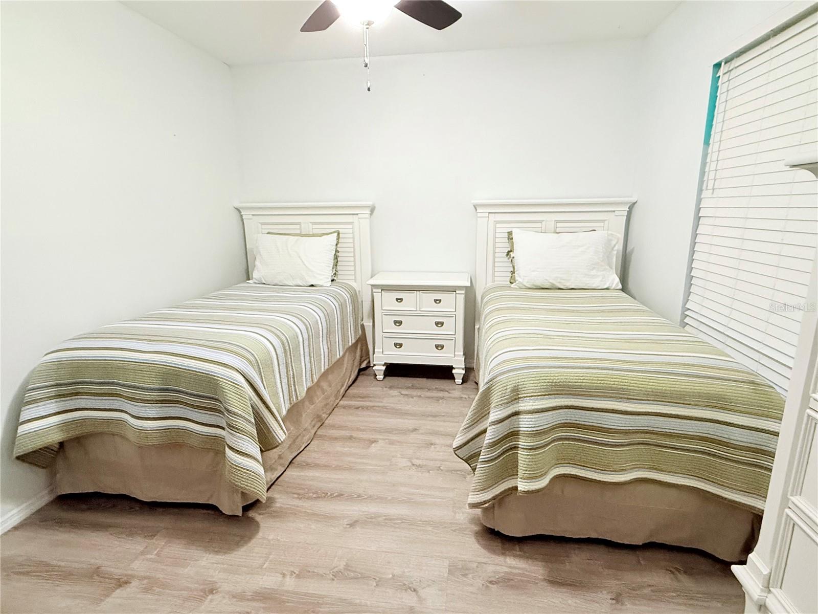 Listing Image #11
