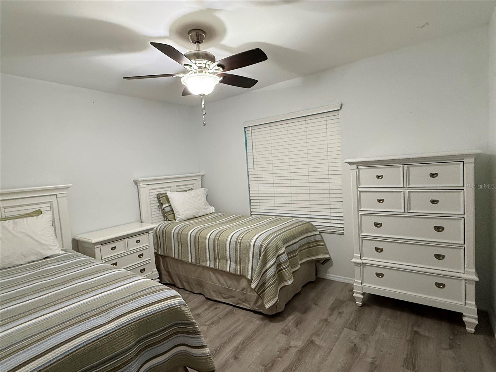 Listing Image #12