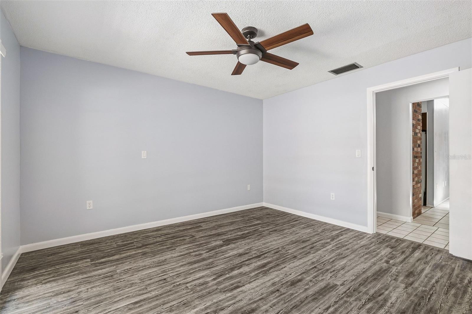 Listing Image #24