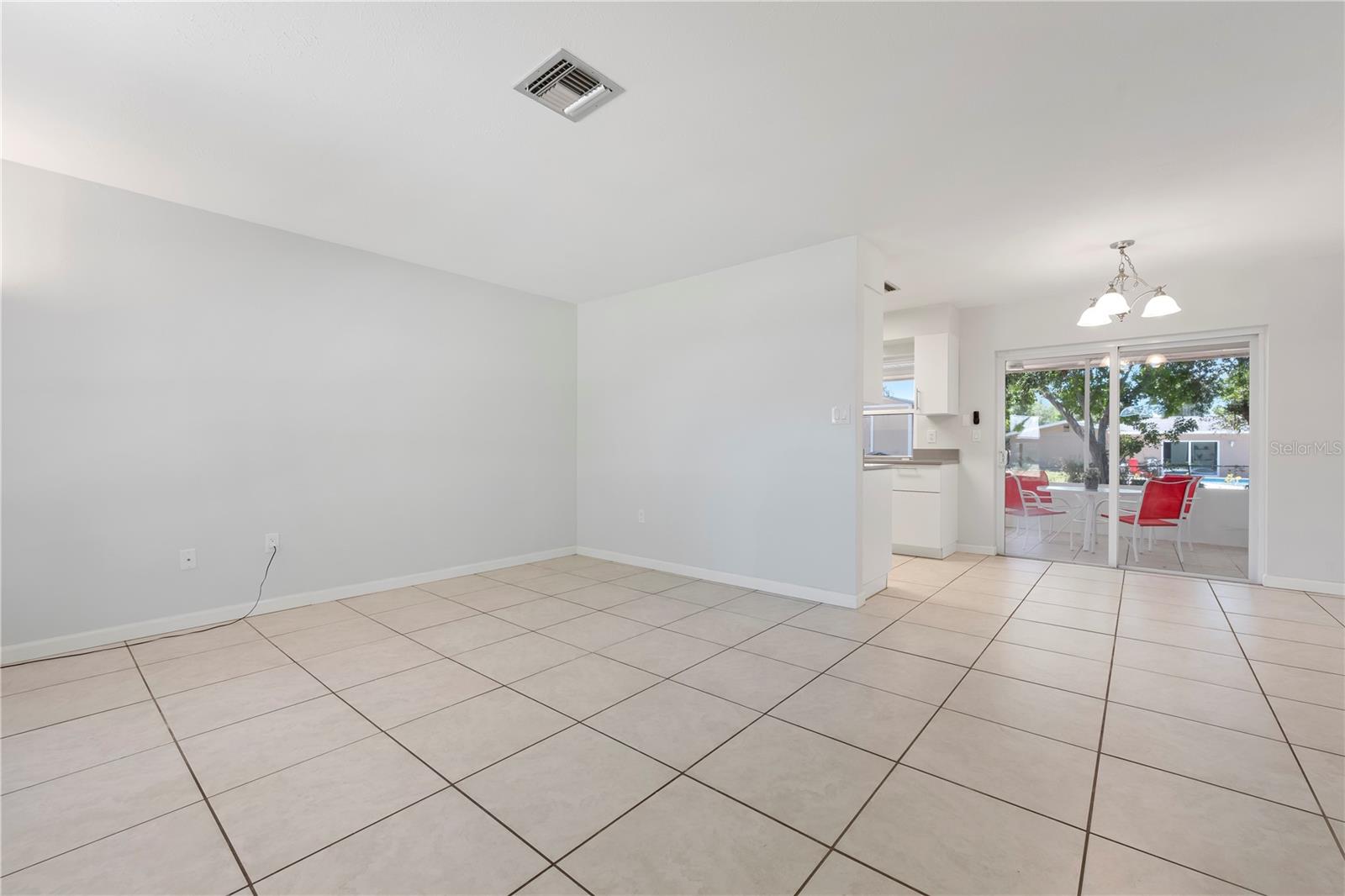 Listing Image #4