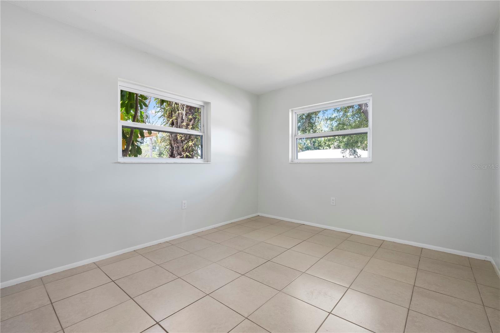Listing Image #11