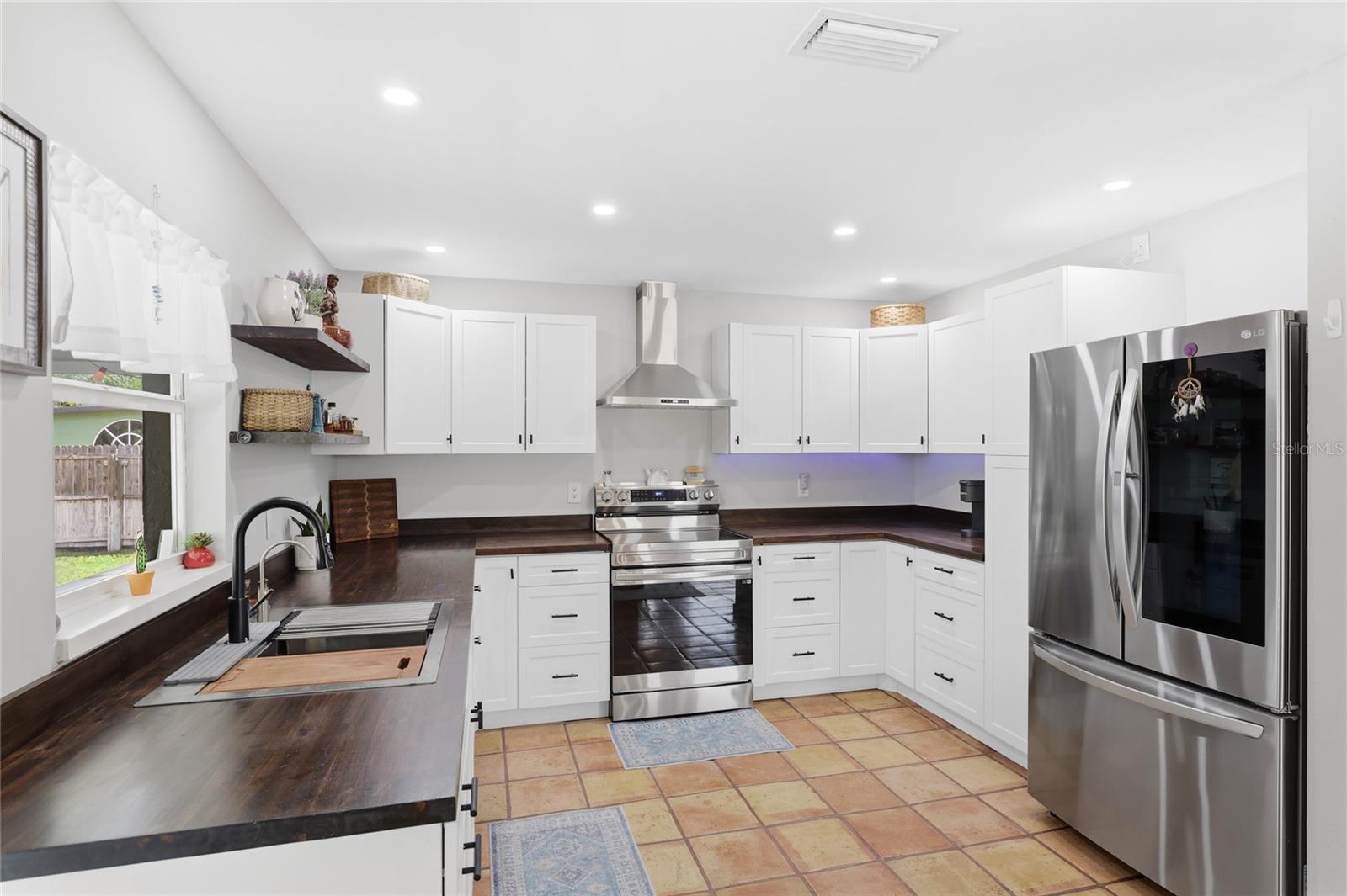 Listing Image #12