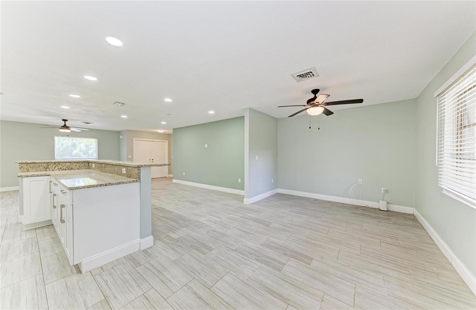 Listing Image #10