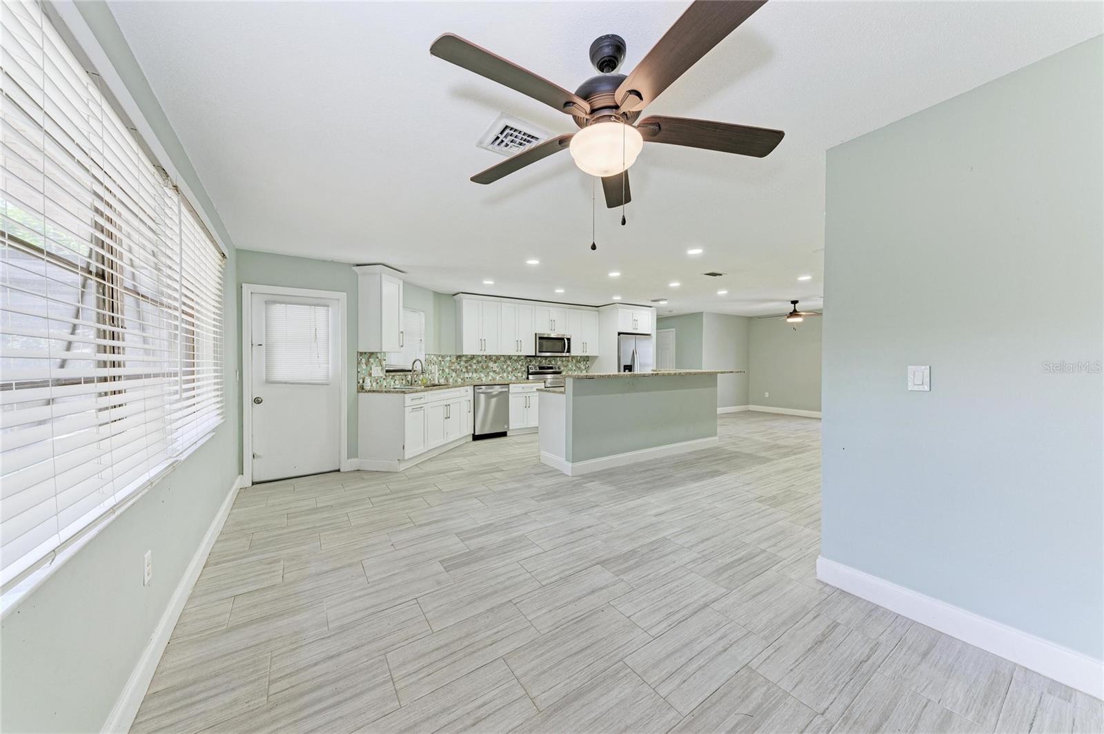 Listing Image #11
