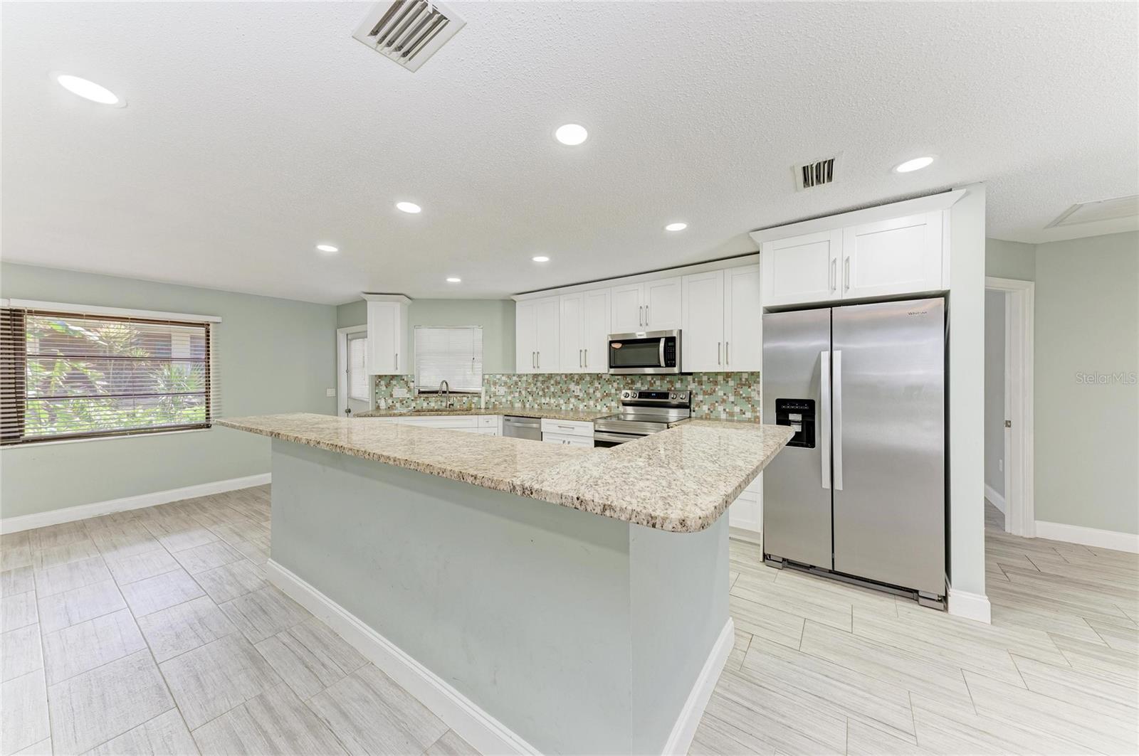 Listing Image #12