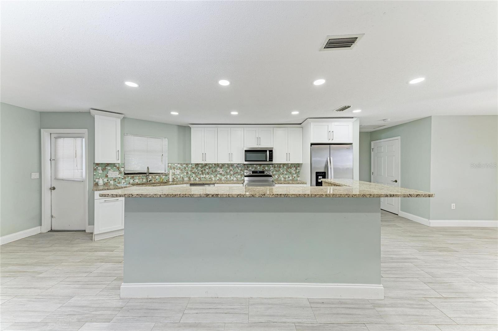 Listing Image #13