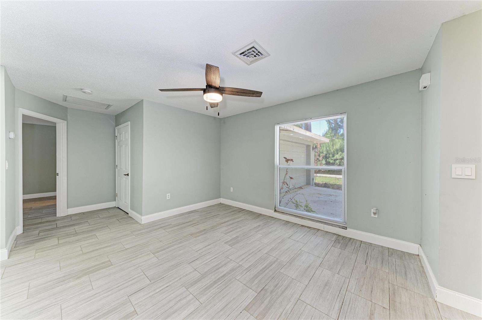 Listing Image #16
