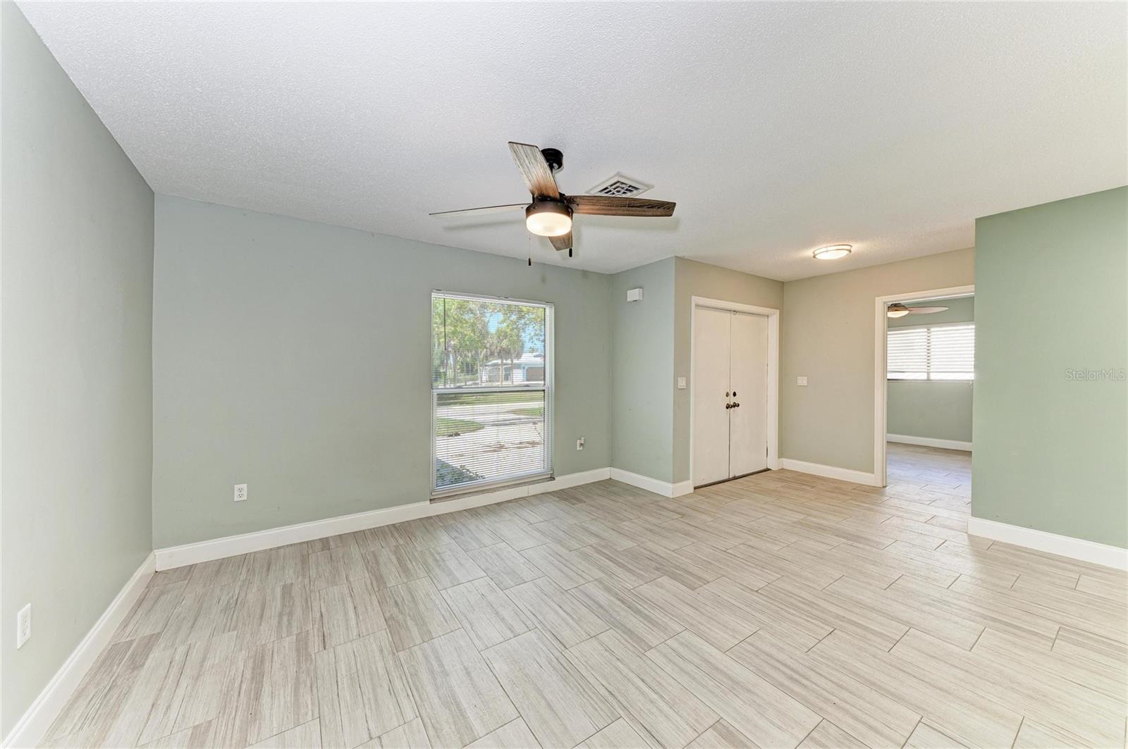 Listing Image #17
