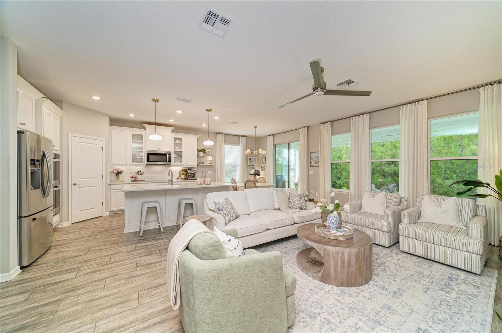 Listing Image #11